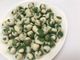 Белый вкус Wasabi покрыл зажаренное сало хрустящего Vegan закуски зеленых горохов низко-