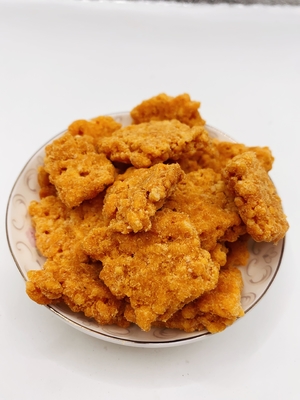 Соленый яичный желток Сушеный мясный ниток Клейкий рисовый крекер Смесь богатый и мягкий аромат Хрустящий рис Жареный рис Коркас Гуоба