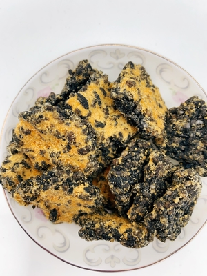 Чёрная золотая губа Соленый яичный желток и свинина Вкус Рисовый крекер смесь Хрустящий рис Жареный рисная корочка