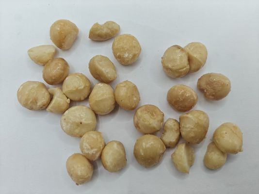 Вкусные жареные орехи макадамия, приготовленные из натуральных ингредиентов