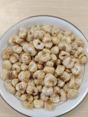 Хрустящие вкусные натуральные кукурузные воздушные снеки, запеченные без масла