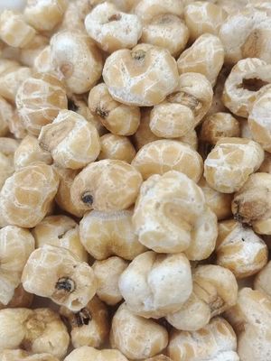 Хрустящие вкусные натуральные кукурузные воздушные снеки, запеченные без масла