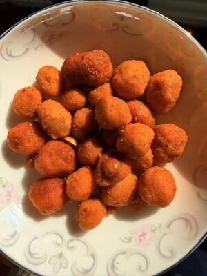 Золотое желтко с фиолетовой закуской с соленым яичным желтком и пряным вкусом в индивидуальной упаковке OEM