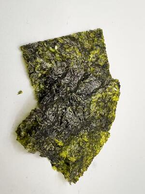 Снеки из жареных морских водорослей с вкусом морской соли - смесь здоровых закусок без глютена и с низким содержанием жиров