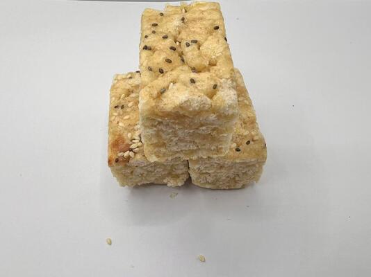 Традиционная китайская медовая закуска Saqima, легкая и хрустящая, без искусственных ароматизаторов, полезна для селезенки и желудка