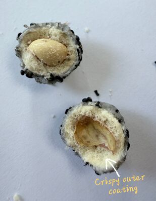 Черный кунжут с пяти черными зернами с хрустящим наружным покрытием и толстым арахисом внутри - Соевая фасоль