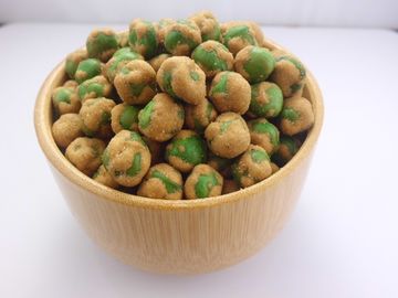 Витамин и зажаренный протеином вкус закуски зеленых горохов хрустящий пряный