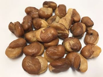 Посоленная легкая закуска широких фасолей, здоровые пряные зажаренные в духовке широкие фасоли отсутствие пигмента
