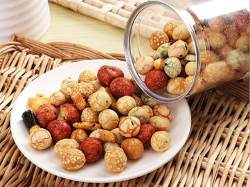 Соленые закуски свежих продуктов смешивания шутихи риса, хрустящие шутихи риса освобождают от жарить