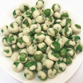 Белый вкус Wasabi покрыл зажаренное сало хрустящего Vegan закуски зеленых горохов низко-