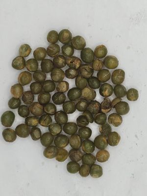 Черный золотой чеснок и изумрудная зеленая соя