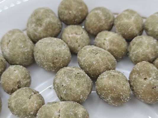 Питательные, вкусные, высокобелковые арахисы с морскими водорослями в оптовой упаковке.
