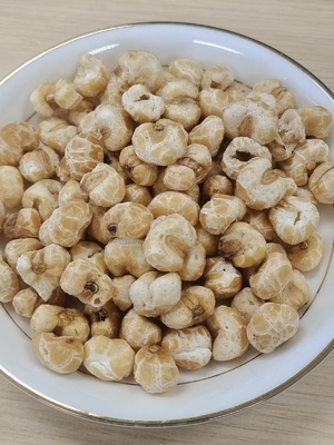 Хрустящие вкусные натуральные кукурузные воздушные снеки, запеченные без масла